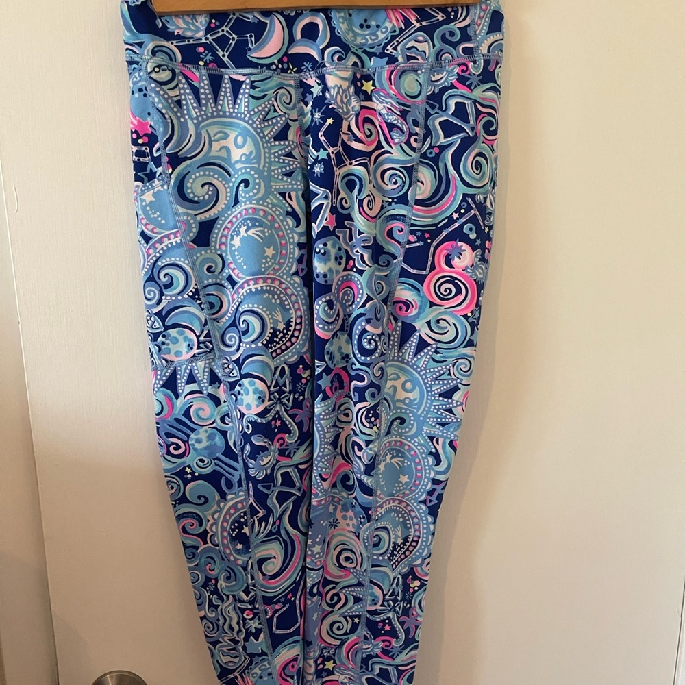 LILLY PULITZER Luxletic Weekender Midi Leggings RARE COSMIC KISMET SIZE M